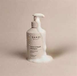 Sanzi Beauty Moist & Repair Shampoo hos parfumerihamoghende.dk 